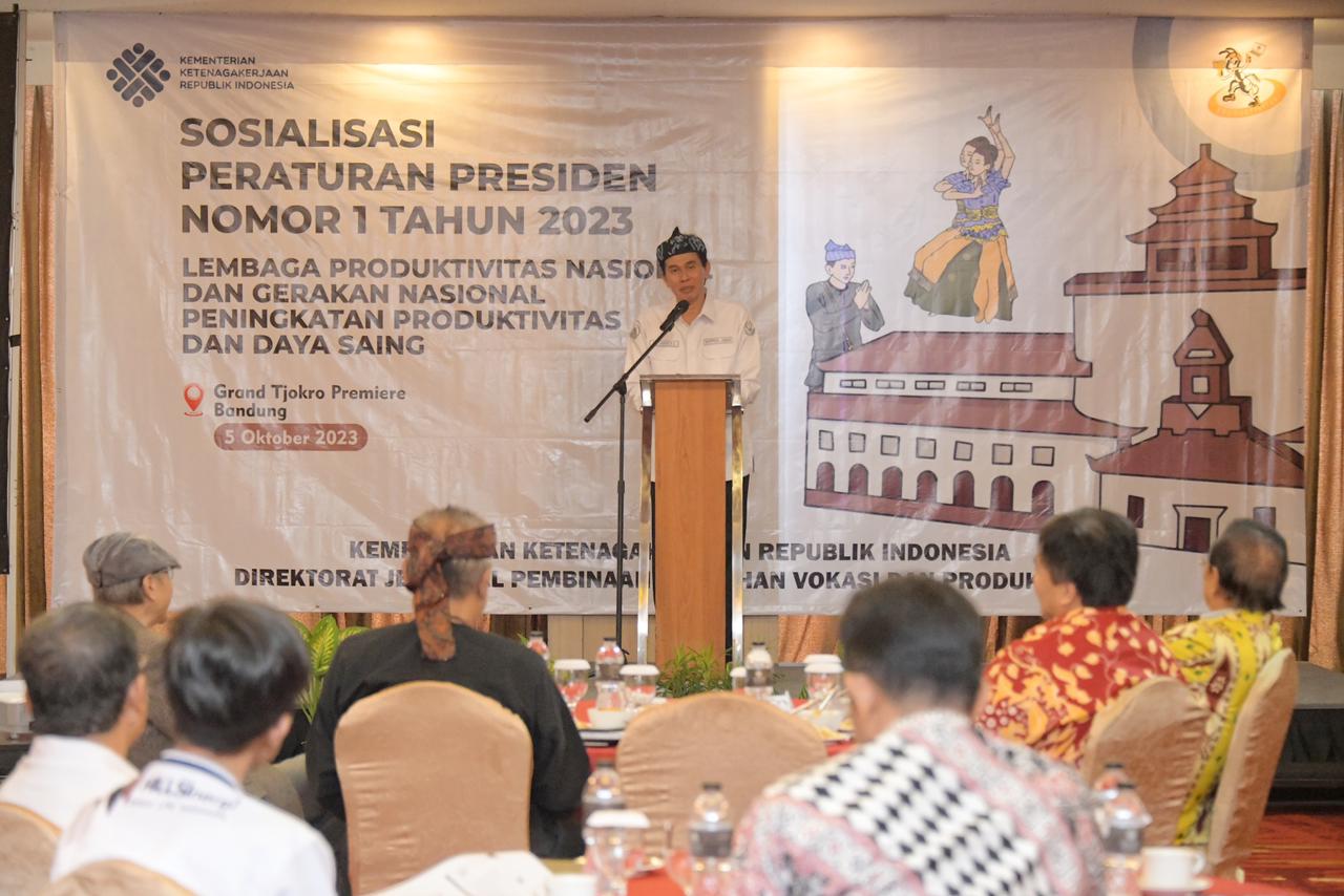 Peningkatan produktivitas lembaga dan birokrasi di lingkungan Pemda Provinsi Jawa Barat.