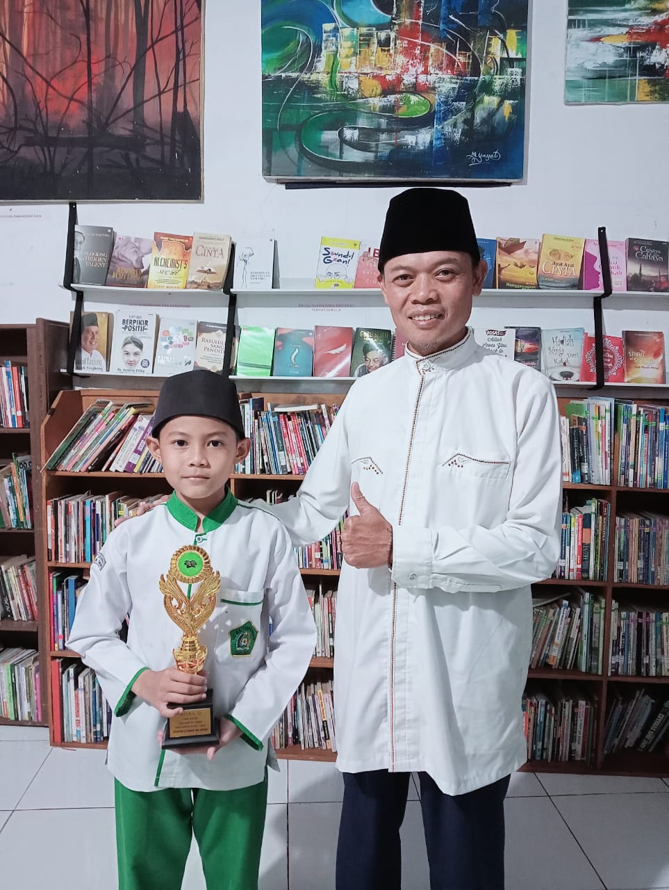 Rudiat (45) pengasuh Rumah Asuh Sehati yang biasa disebut Mang Yayat, dari sejumlah siswa anak asuh, mewakili ada yang berhasil meraih juara dua tinggkat Bandung Raya. Dalam lomba Qiroah kategori Sekolah Dasar.